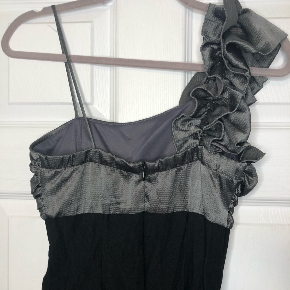 MYSTIC Ruffled One Shoulder Fitted Midi Dress - Picture 4 of 6